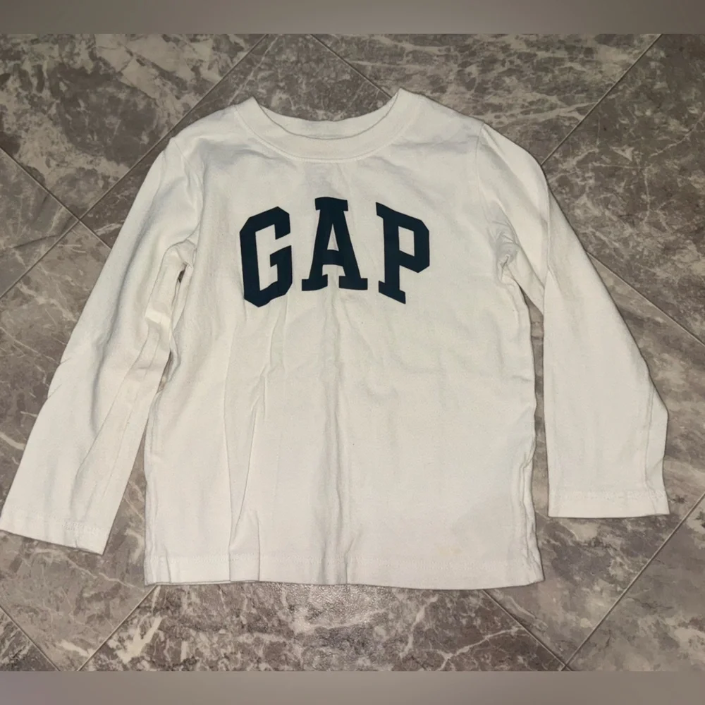 GAP Toddler Boys 2T Long Sleeve Shirts 3 Piece Bundle